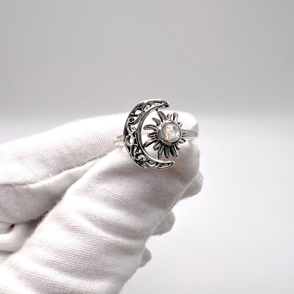 Genuine Rainbow Moonstone .825 Sterling Silver Filigree Crescent Moon & Sun Ring - Picture 11 of 17